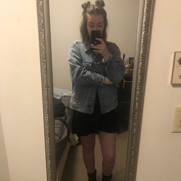 Meet your Posher, Madison - Picture 1 of 1